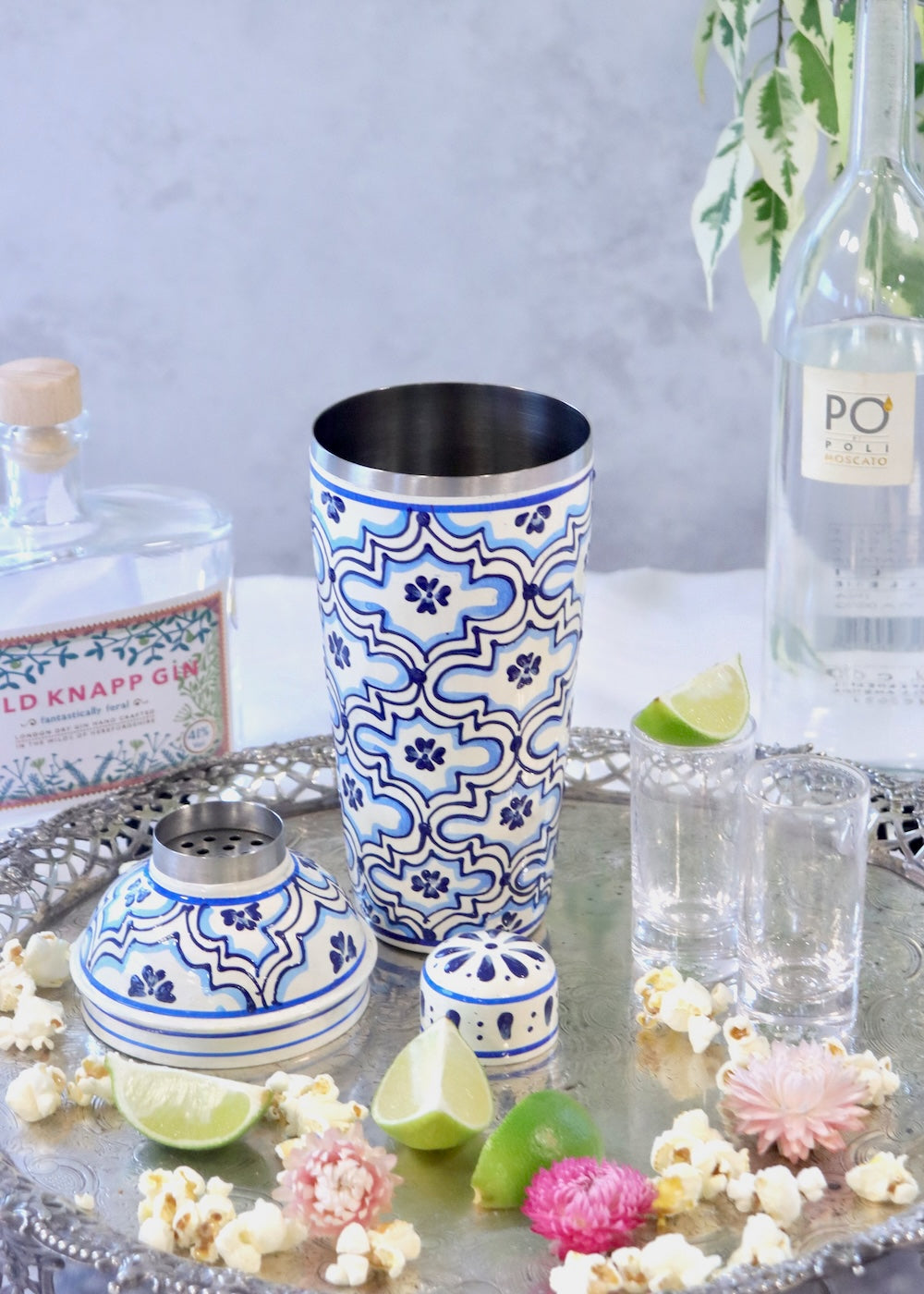 NEW STYLE: Cocktail Shaker - Retro Blue & White