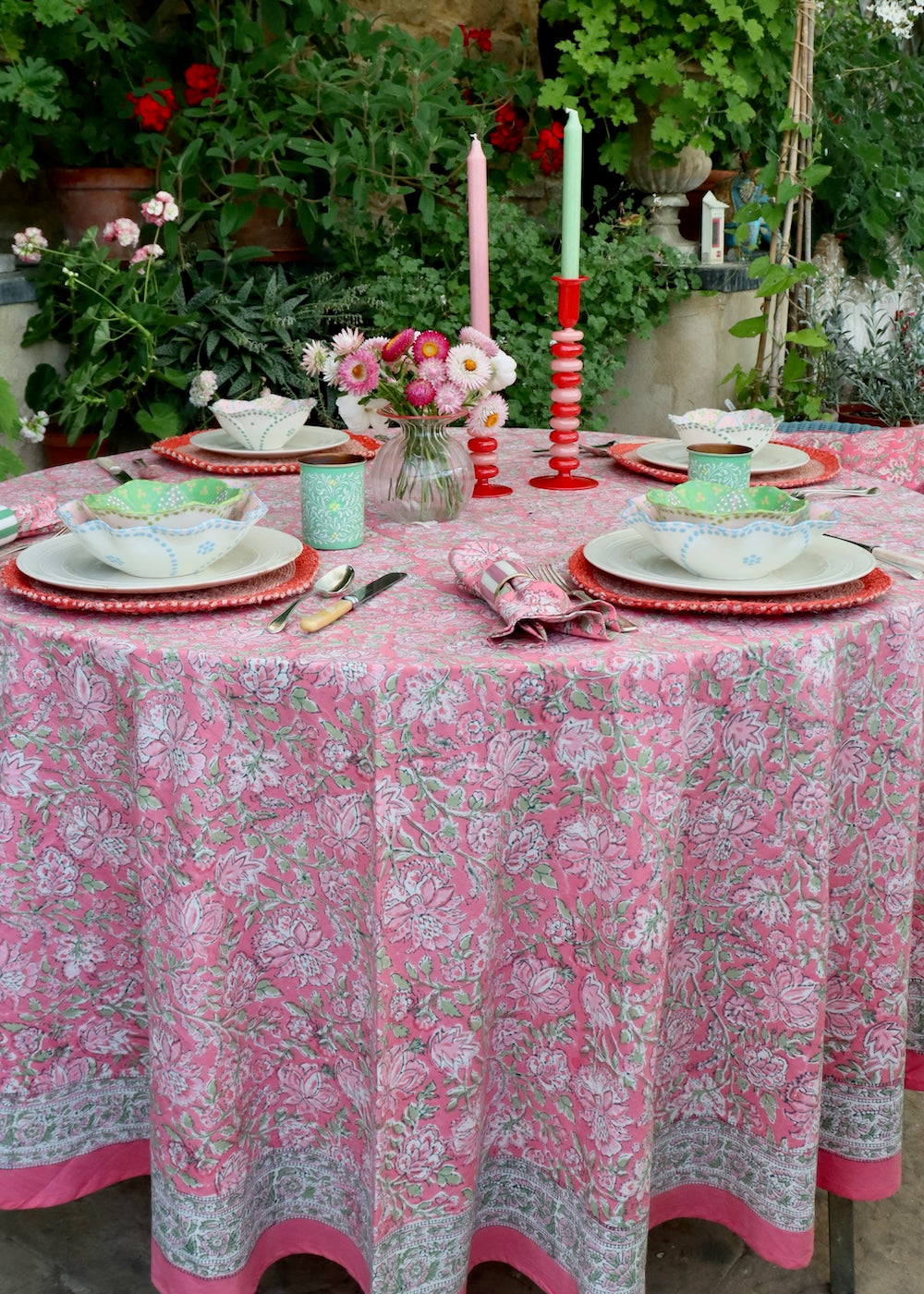 ROUND TABLECLOTH - English Summer Garden