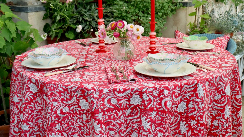 ROUND TABLECLOTH - Christmas Red