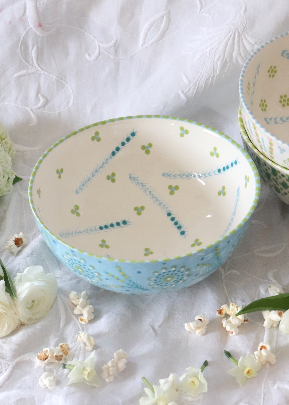 Fruit Bowl - Pale Blue with White Daisy