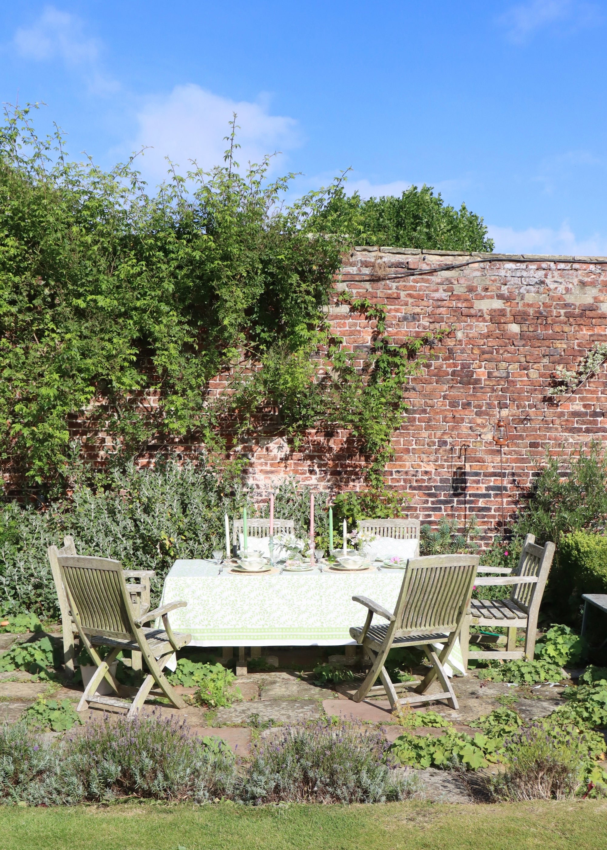 TABLECLOTH - Little Green Leaf
