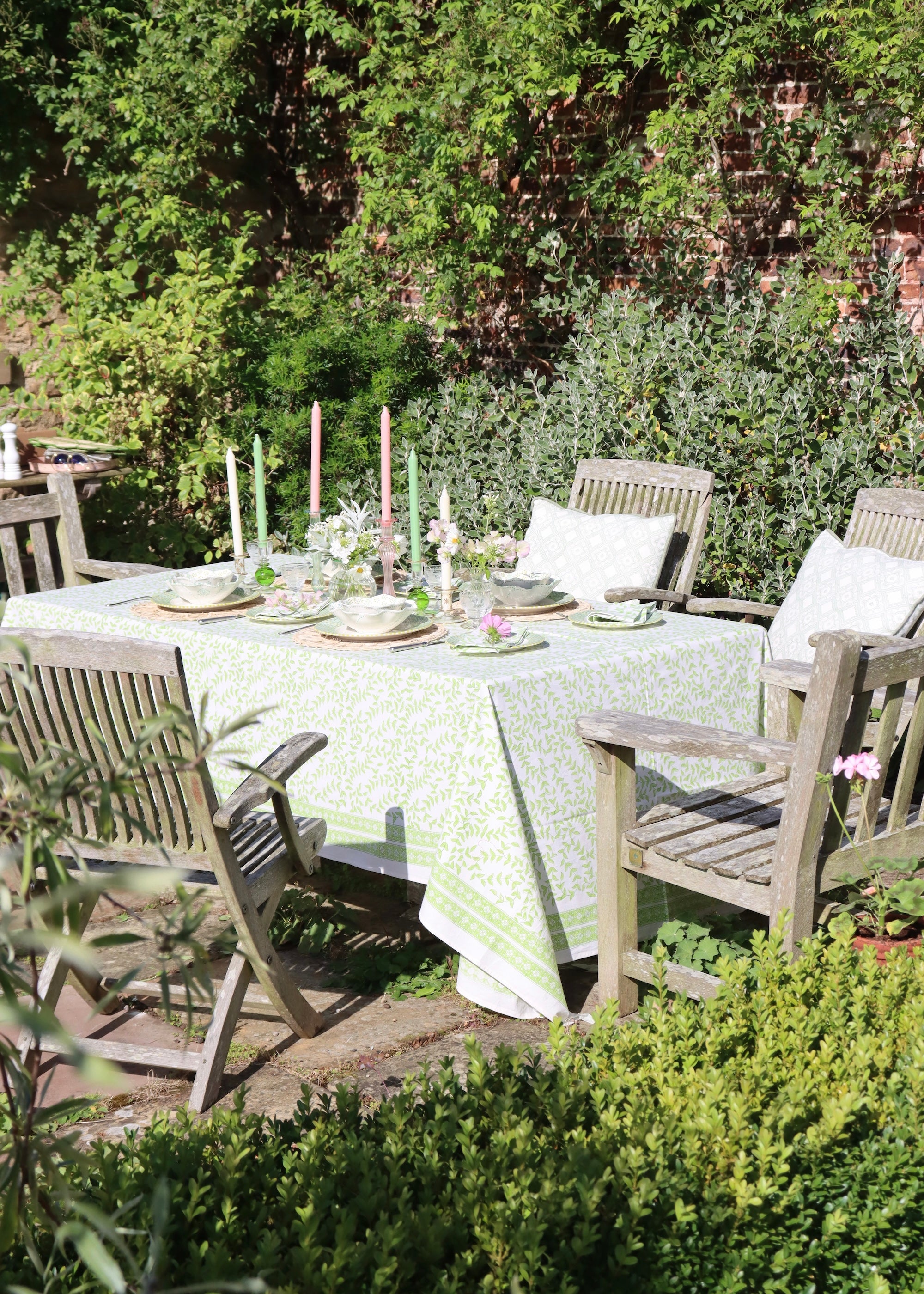 TABLECLOTH - Little Green Leaf
