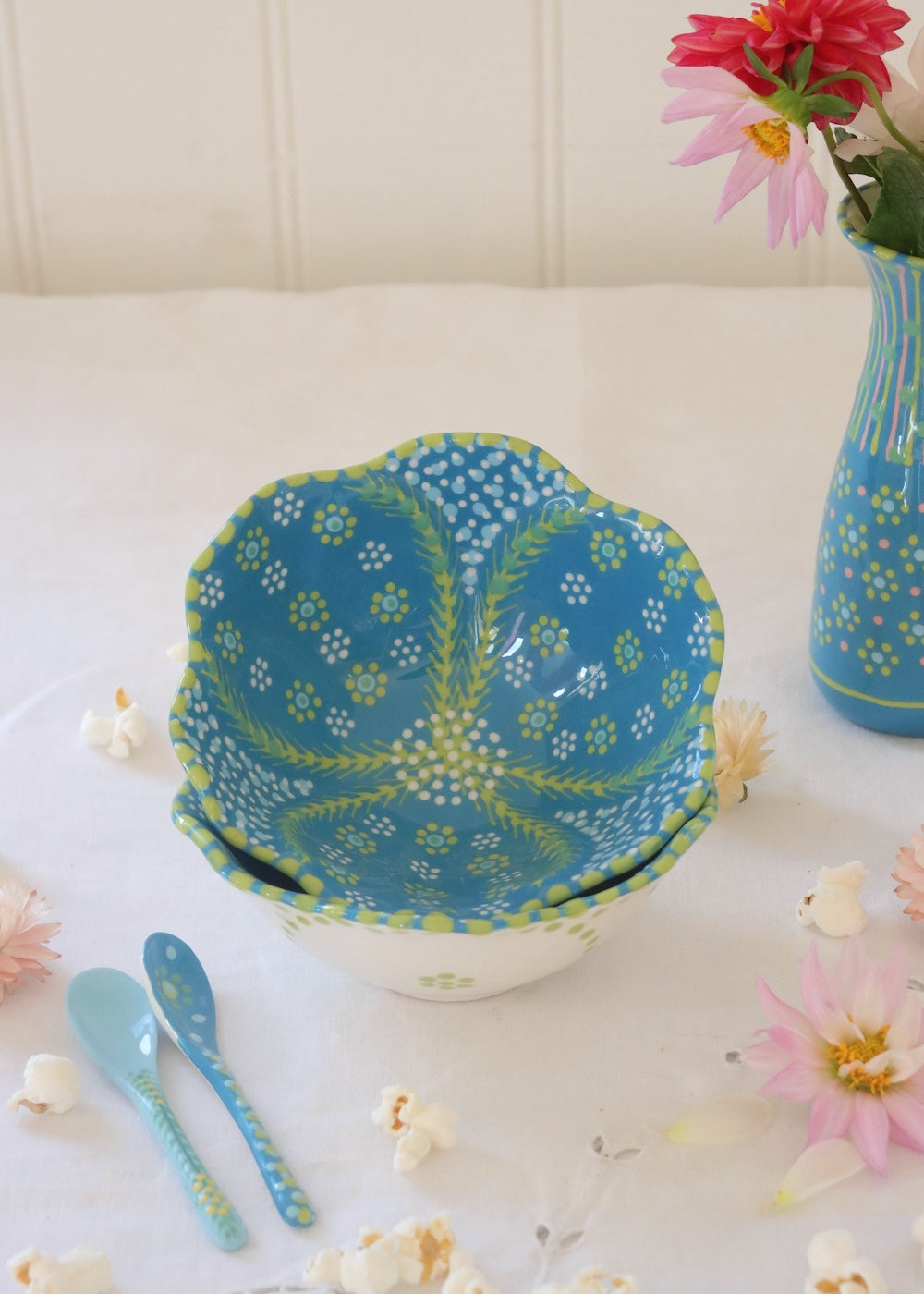 Pudding Bowl - Mid Blue with Lime Fronds