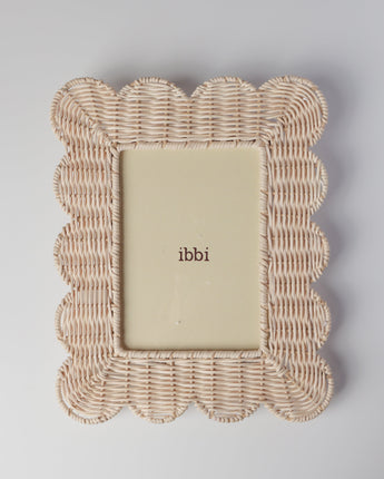 Scalloped Rattan Photo frame