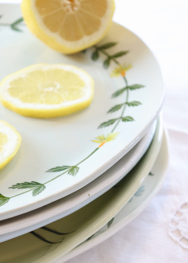 NEW: Large Round Serving Platter Yellow Daisy Chain/Pale Green Platter