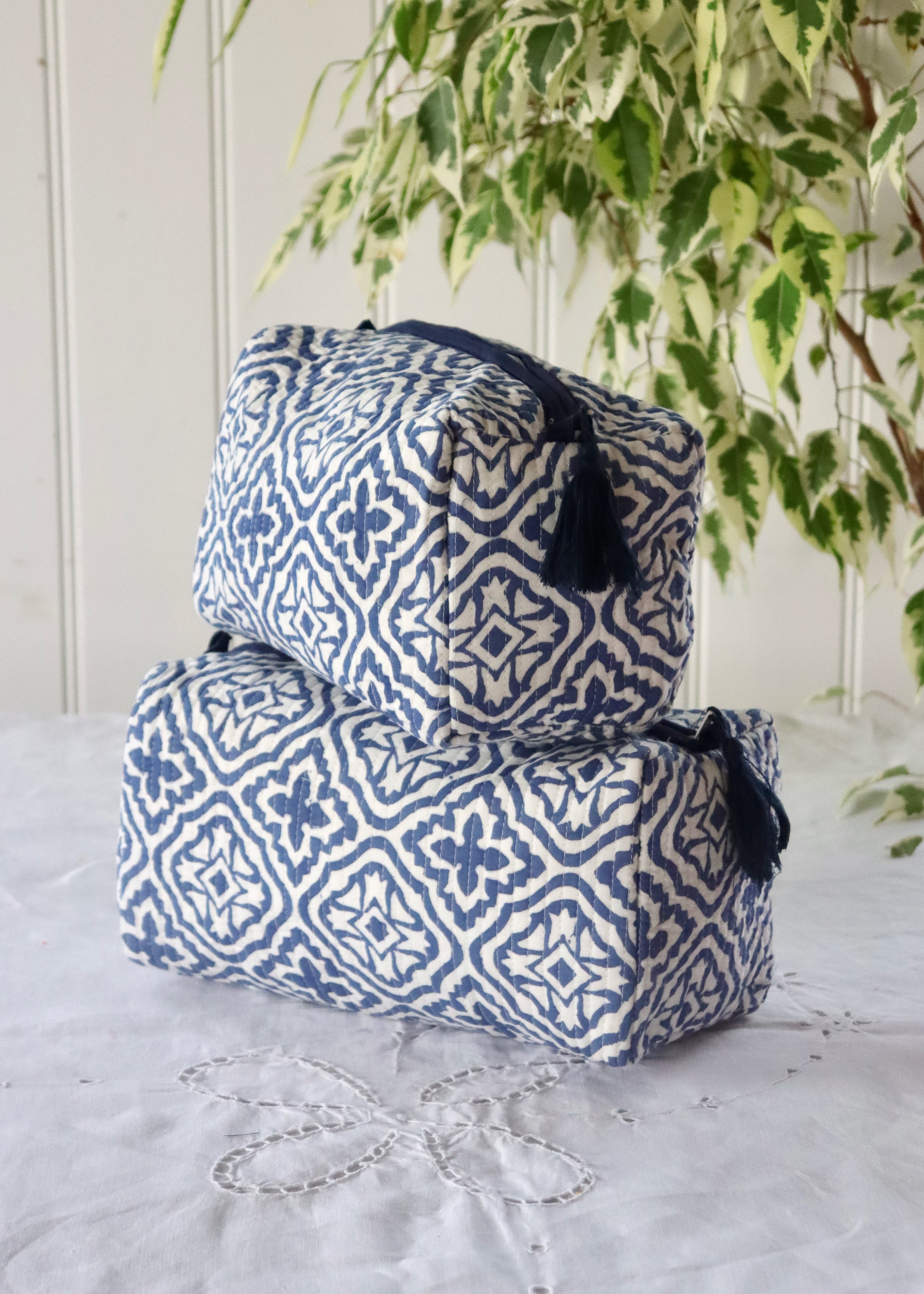 Wash Bag- Cross Flower Blue