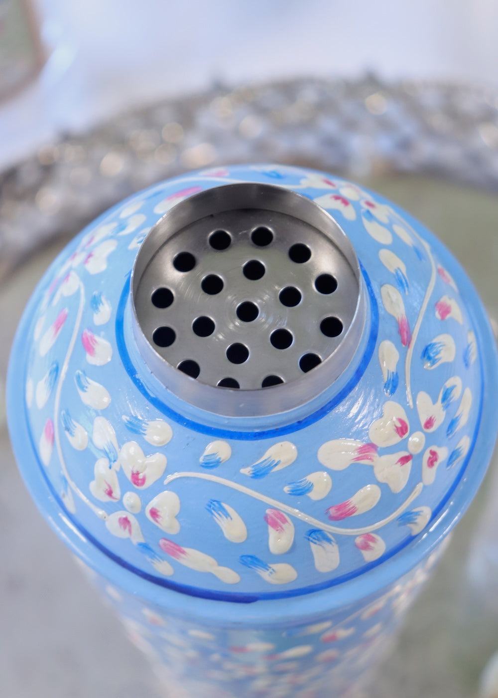 NEW STYLE: Cocktail Shaker - Pale Blue Leaf