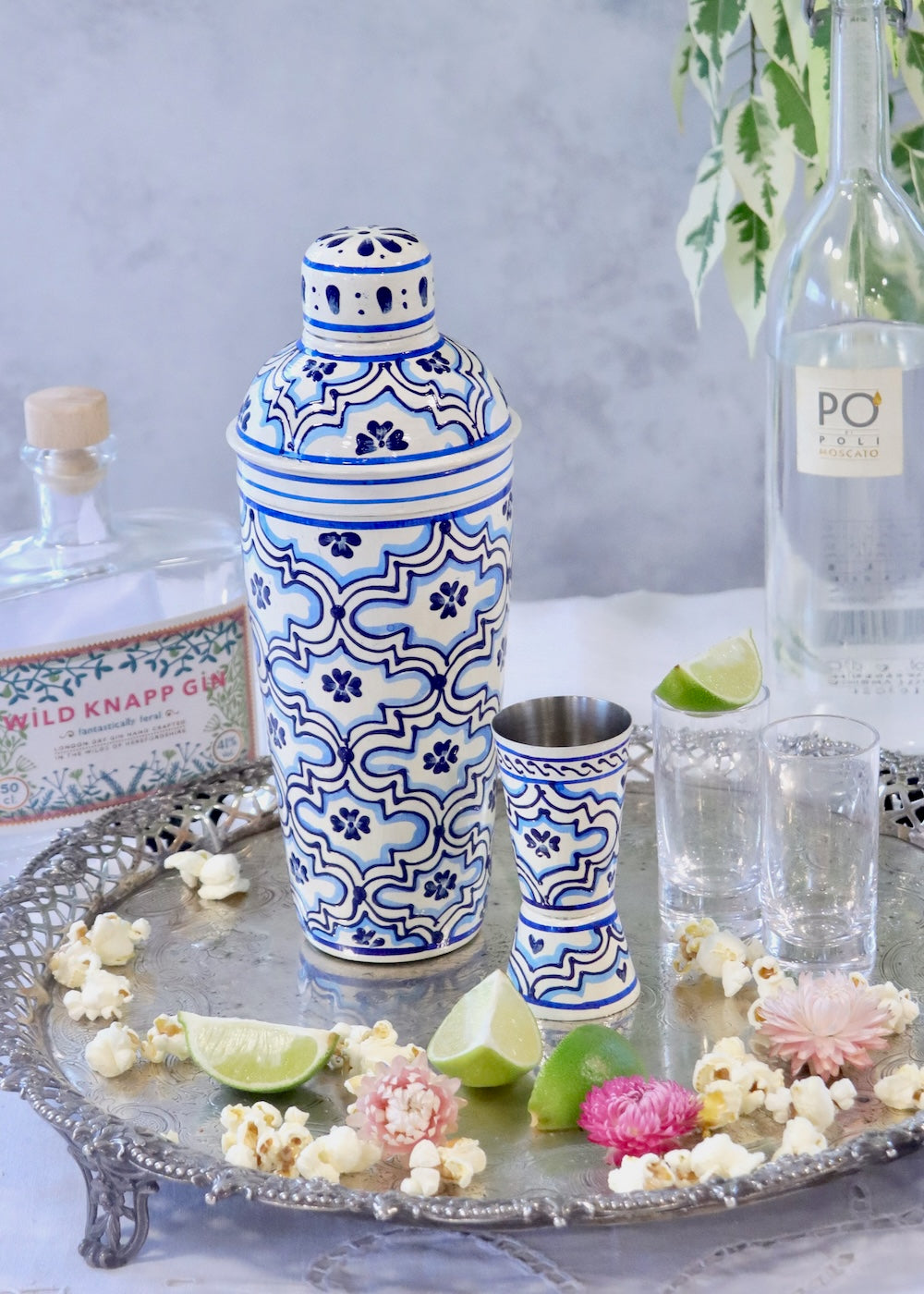 NEW STYLE: Cocktail Shaker - Retro Blue & White