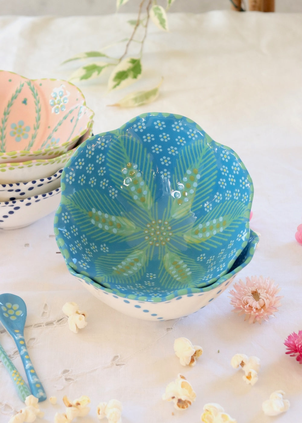 Pudding Bowl -  Mid Blue with Cactus Feather