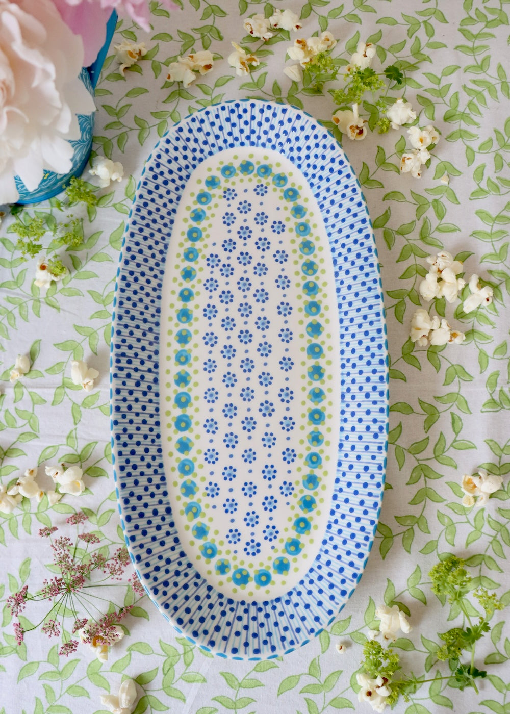 Margo Platter White Blue With Lime Spots