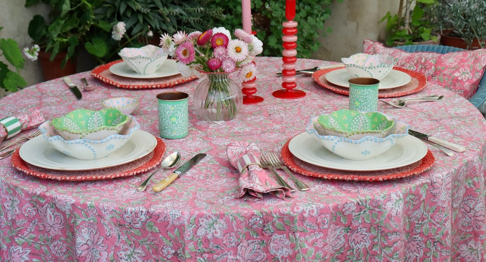 ROUND TABLECLOTH - English Summer Garden