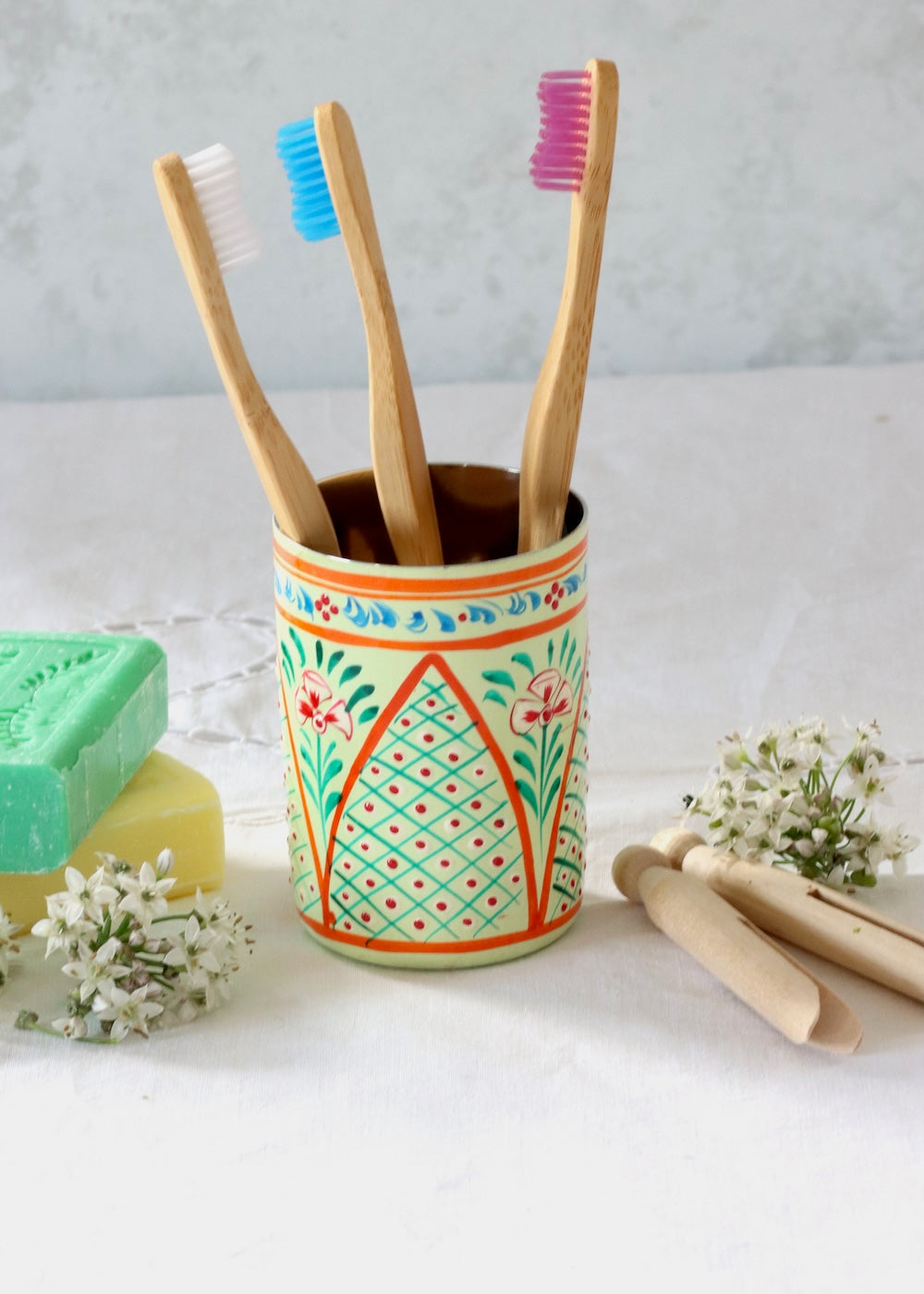Brush Pot - Caribbean Vibe