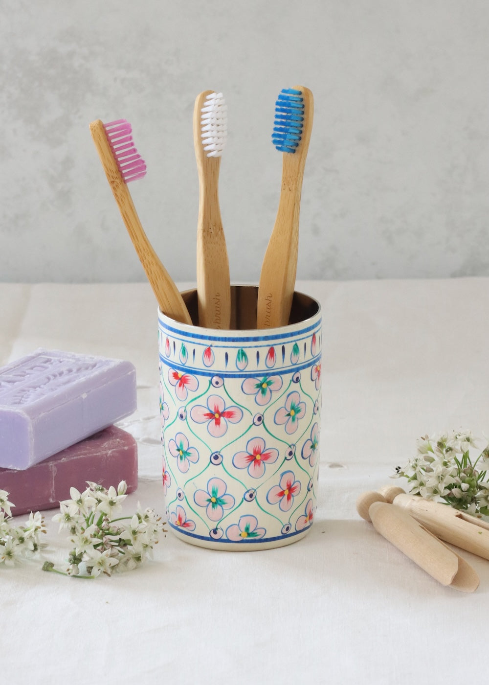 Brush Pot - White and Pink Flowers