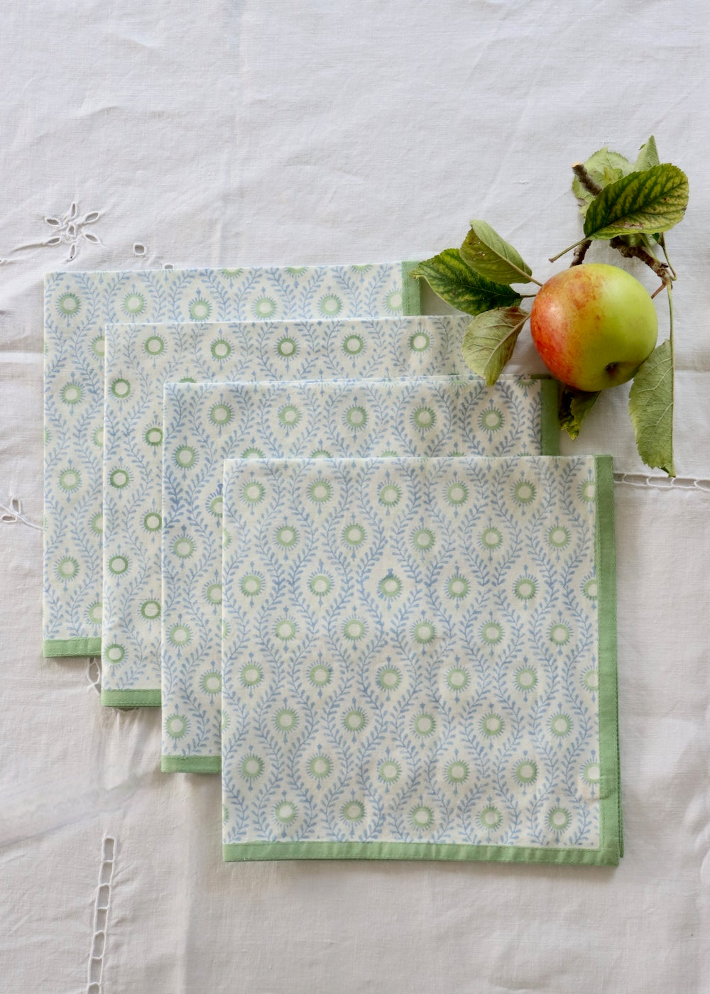 NEW Set Of 4 Napkins - Fleur