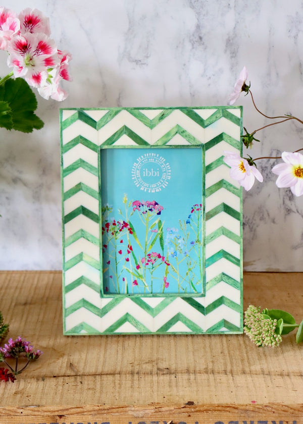 Photo Frame - Green Zig Zag