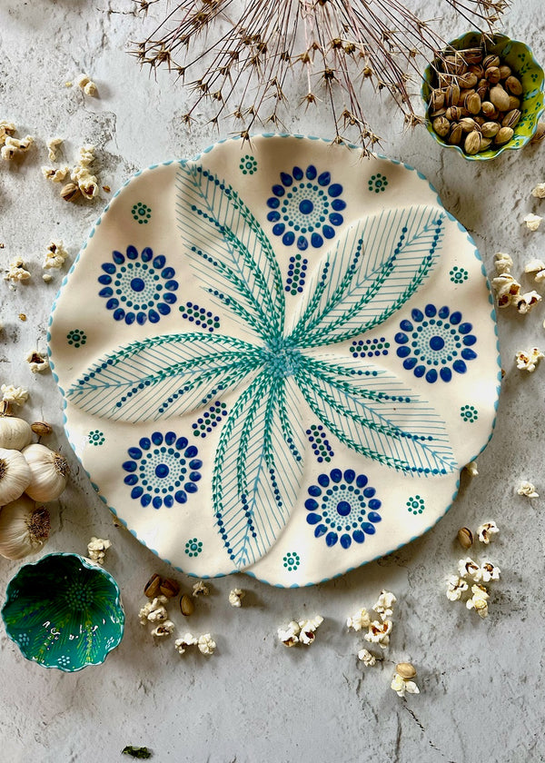 Poppy Platter - White with Turquoise Fronds & Navy Circles