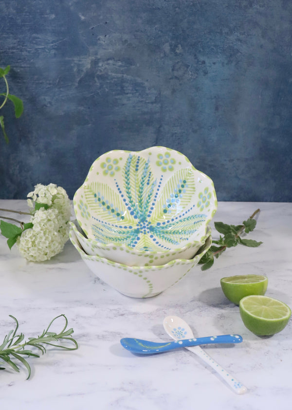 Pudding Bowl - White with Green Feather & Blue Daisy