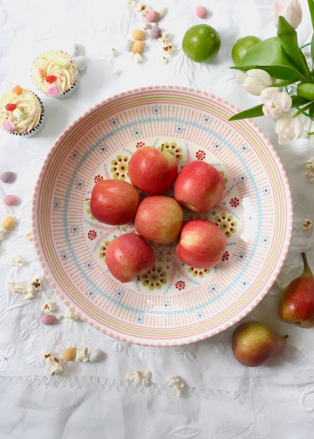 Olivia Fruit Bowl - White & Pink