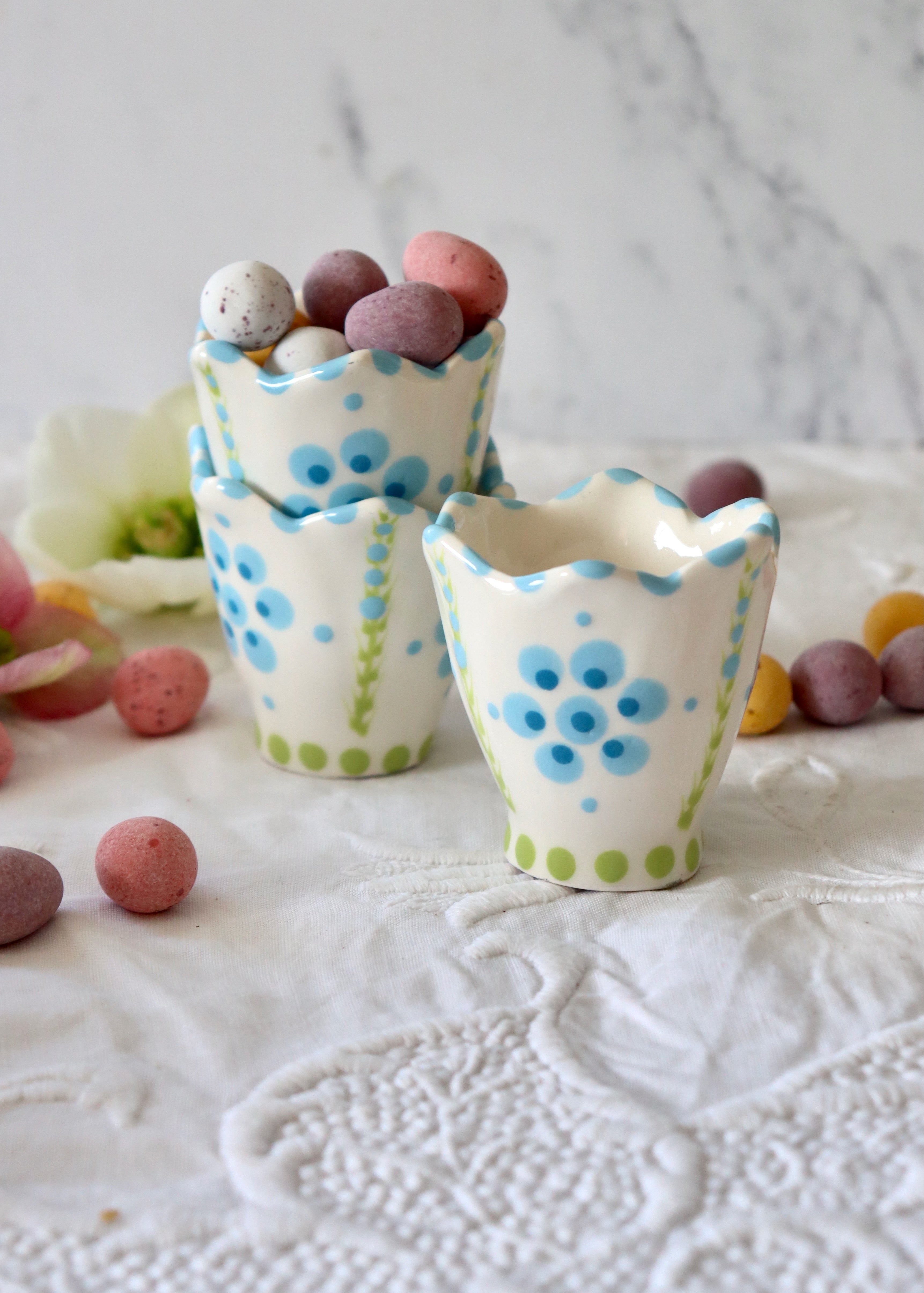 Everyday Egg Cup - White with Blue Daisy