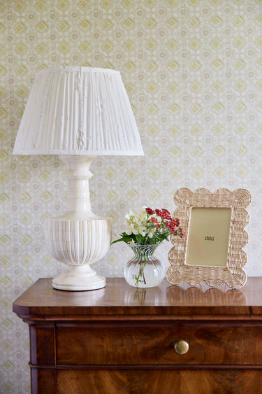 Scalloped Rattan Photoframe